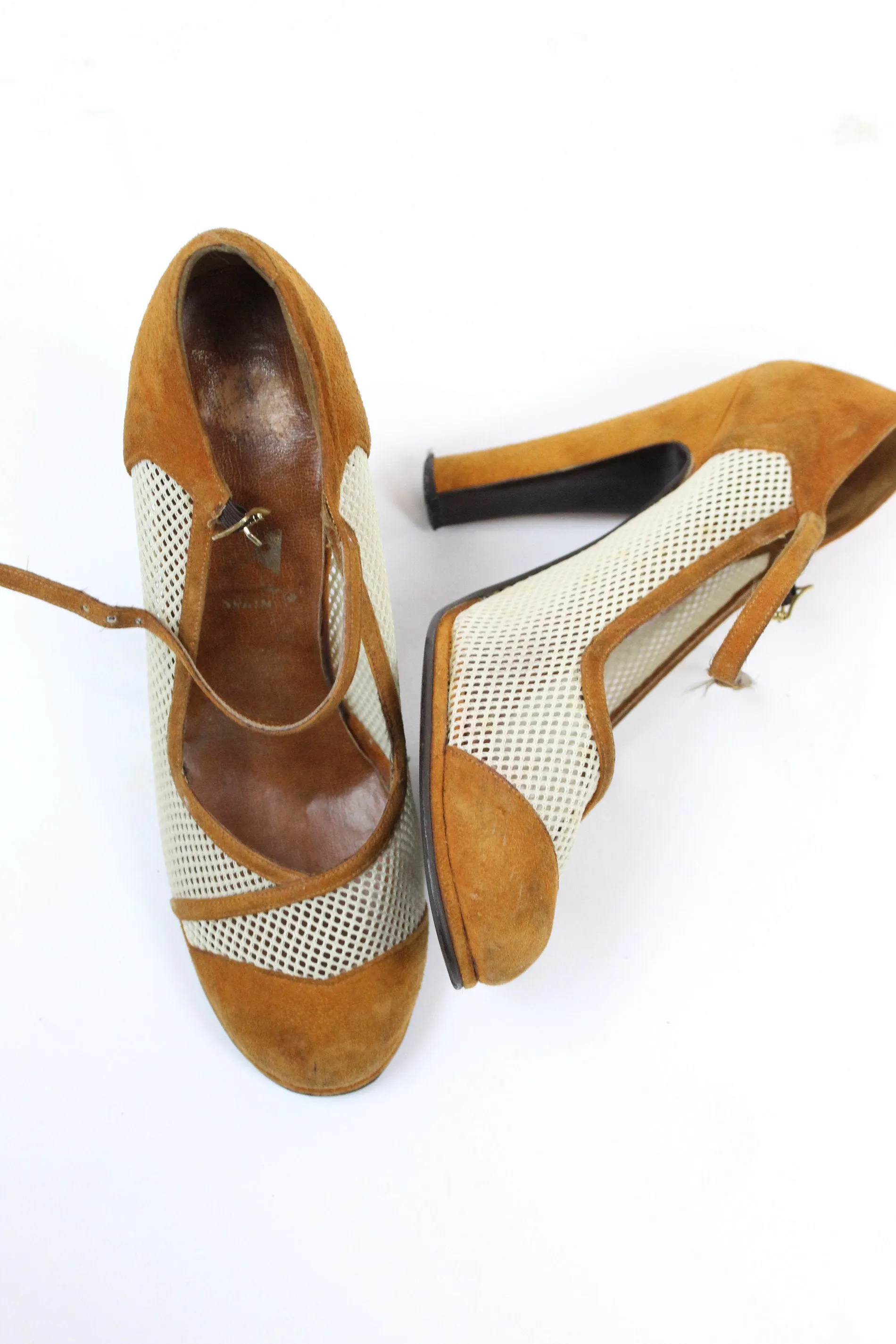 1960s spectator pumps suede and mesh mary jane shoes size 6.5 | new fall