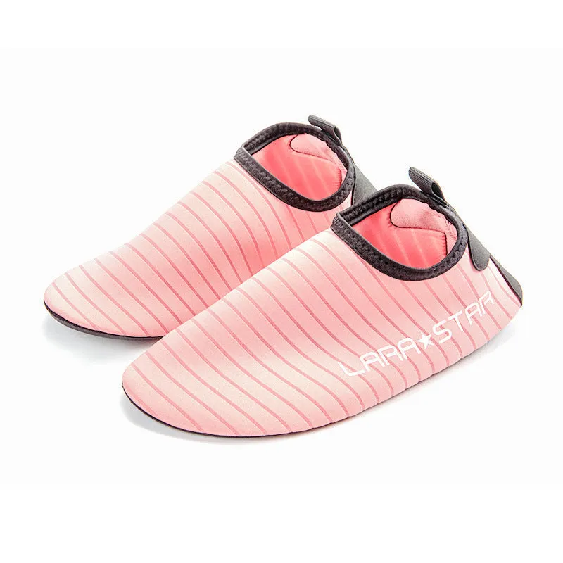 Breathable shoes with soft soles for indoor training