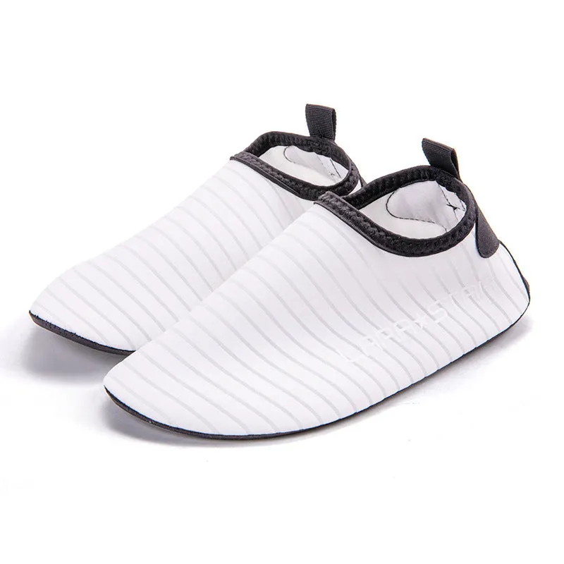 Breathable shoes with soft soles for indoor training