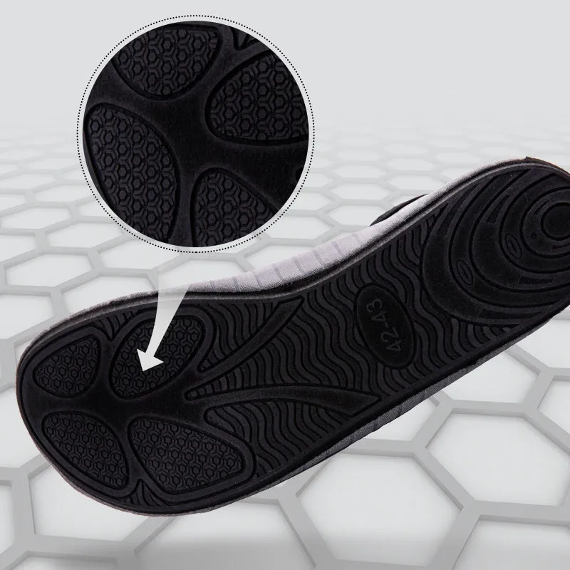 Breathable shoes with soft soles for indoor training