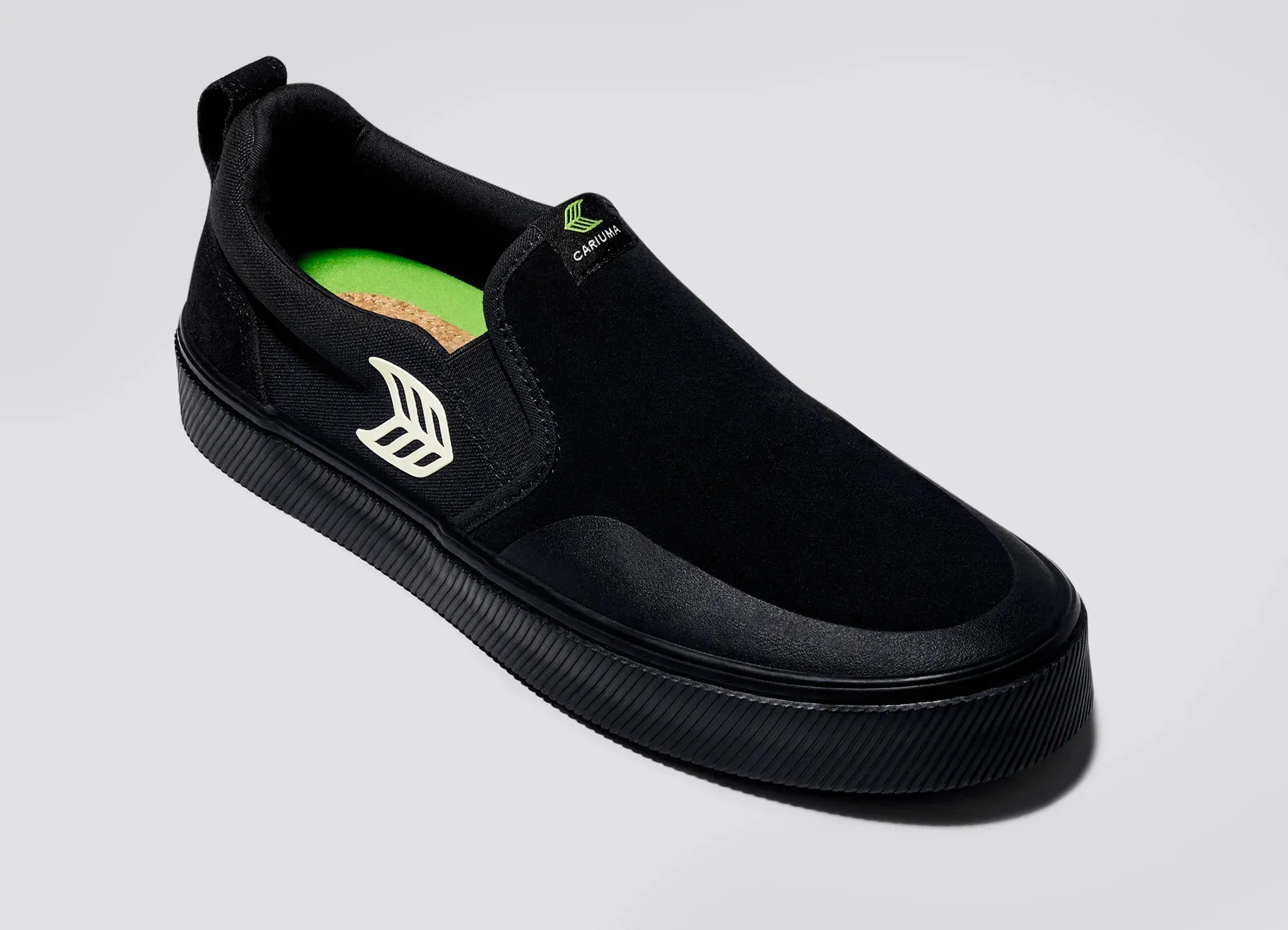 Cariuma Unisex Slip On Skate Pro All Black