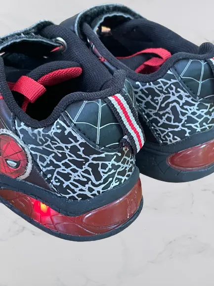 Light Up Spiderman Shoes w/ Velcro