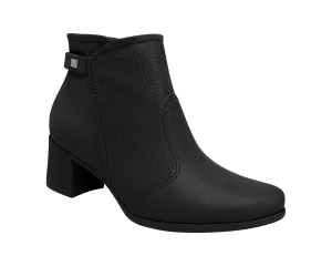 Refine your daily wardrobe with Piccadilly Ref: 654054-05 in Black. This Black Ankle Boot boasts both style and charm