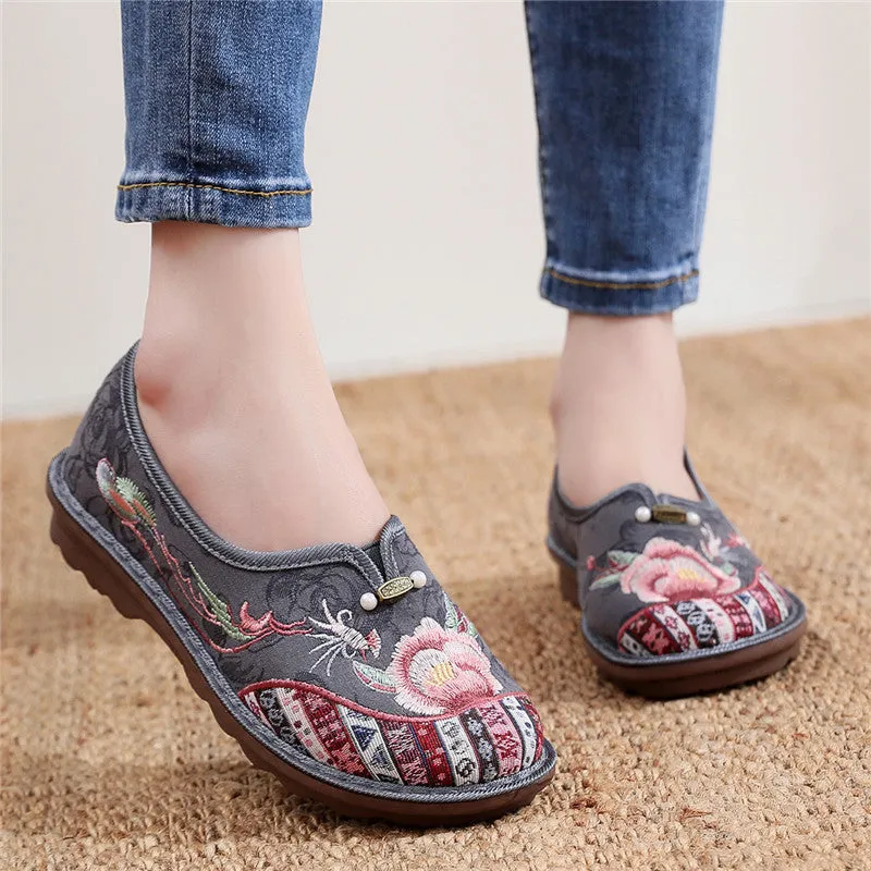 Women's Chinese Style Old Beijing Cloth Mother Canvas Shoes