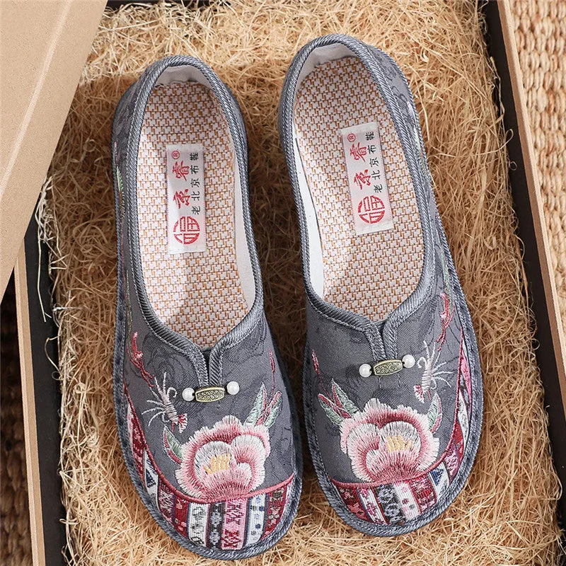 Women's Chinese Style Old Beijing Cloth Mother Canvas Shoes