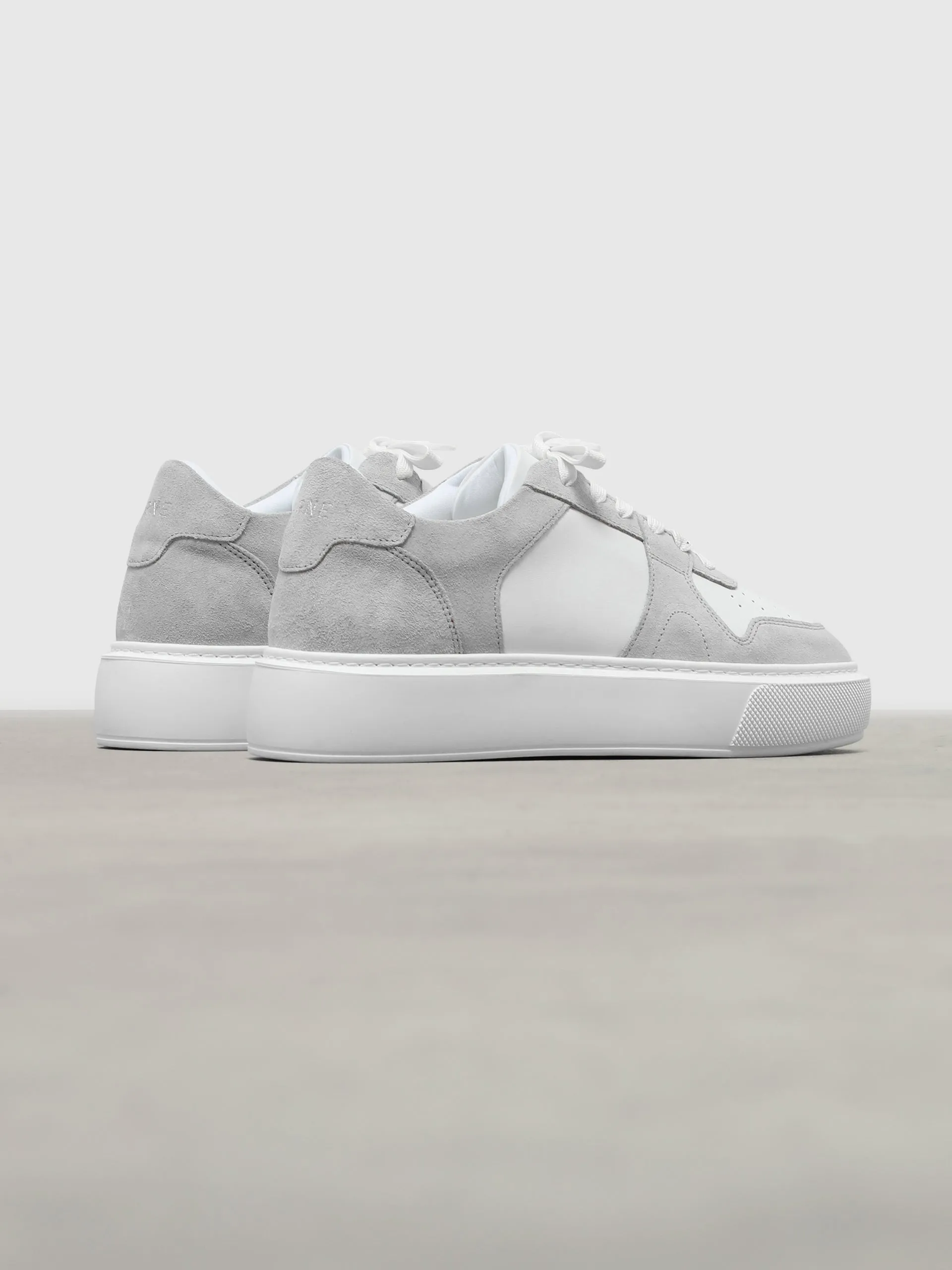 Womens Court Trainer in White Mid Grey